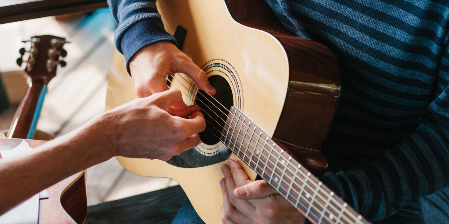Online Guitar Classes in Hindi